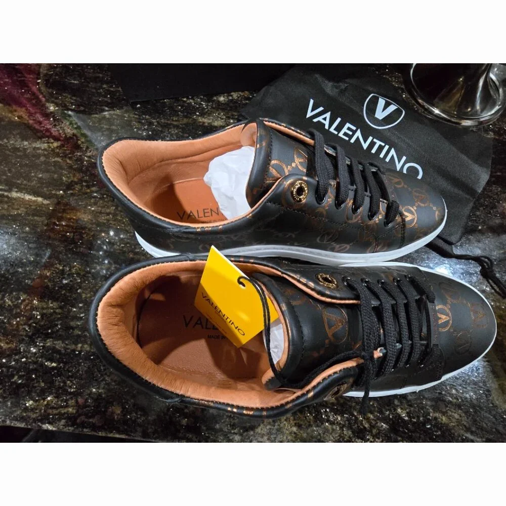 NWT/NIB Woman's Authentic Valentino Beatrice Black Leather Mono Embossed Shoes - Picture 11 of 14